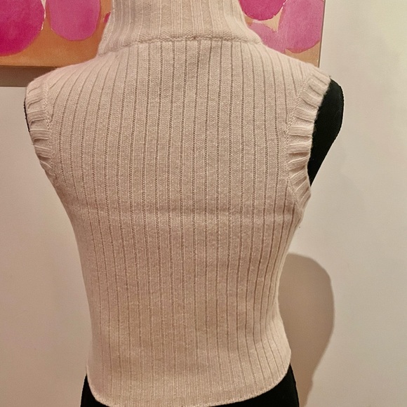 FINAL SALE โผ๏ธ DANIELLE GUIZIO Wool Sweater Beige Sleeveless Embroidered - Picture 4 of 7